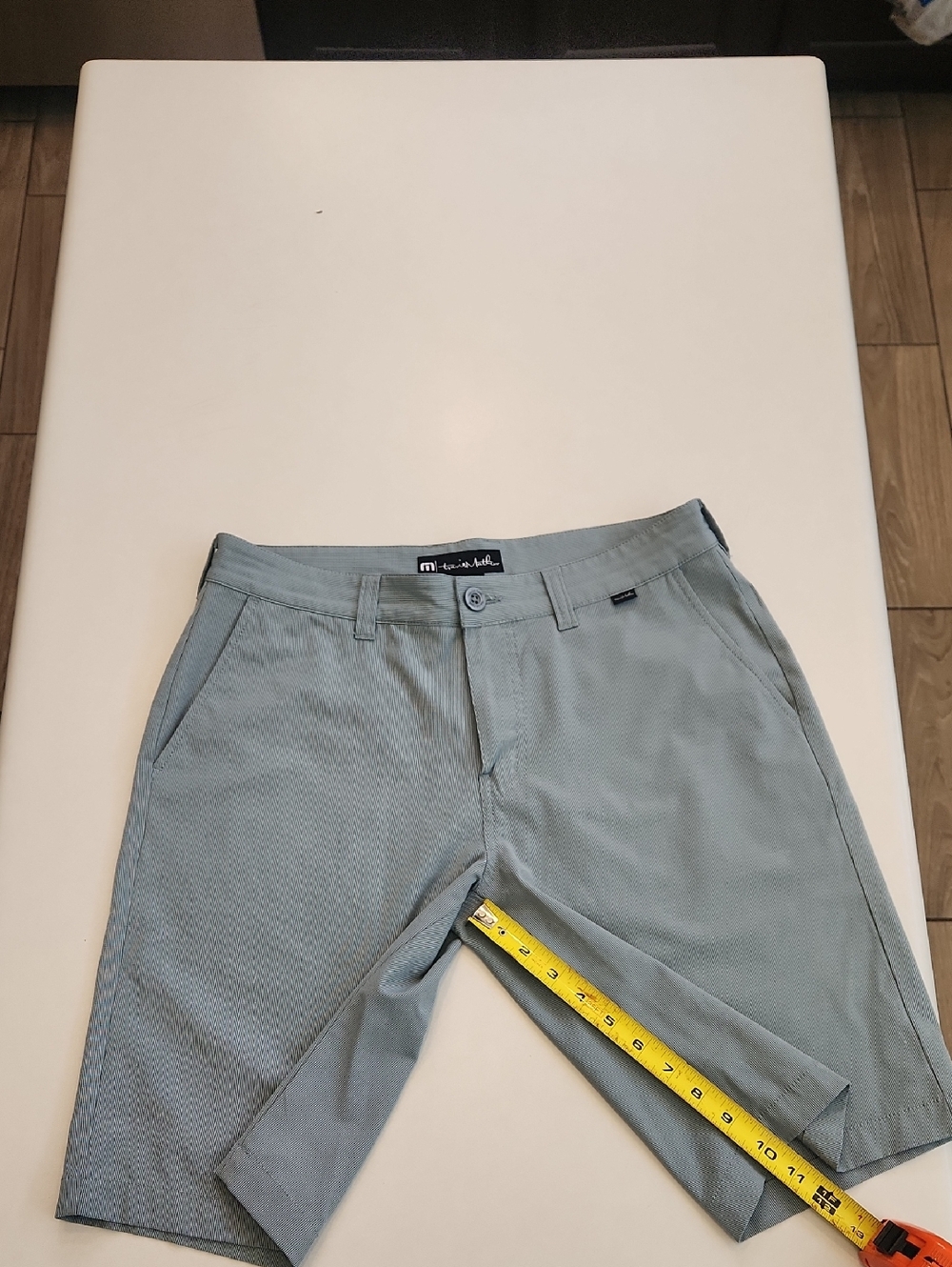 Travis Mathew Men's Golf Shorts Size 32 Green Stripe Performance Stretch 11"